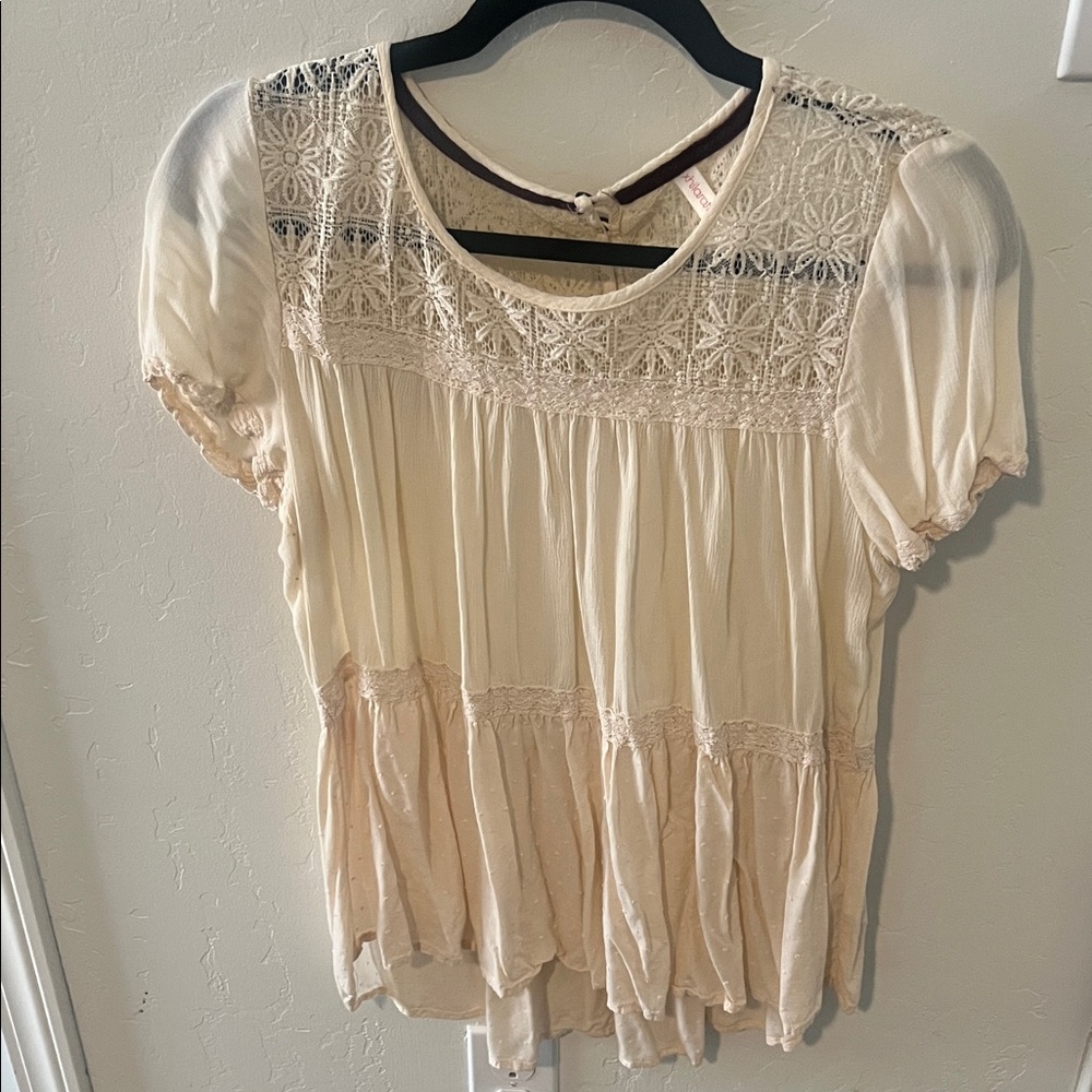 Xhilaration Cream Lace Blouse